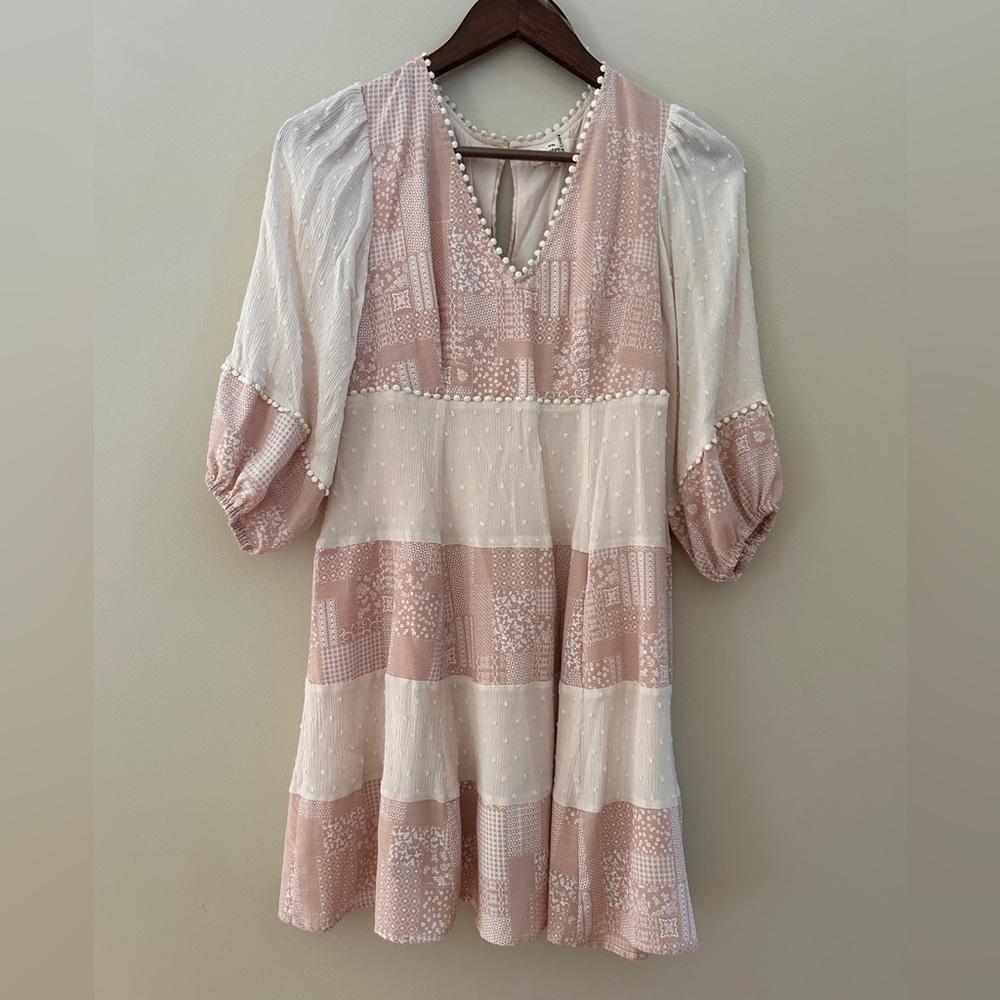 entro Blush and Cream Tiered V-Neck Tunic